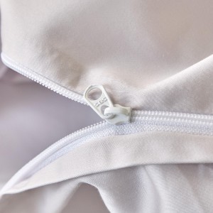 Hot-selling 4-pieces textile embroidery 2m/2.2m white bedsheet flat sheets ruffles quilt cover premium bedding set manufacture