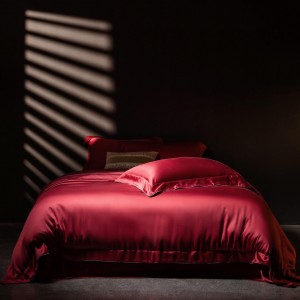 Customized Lyocell Cotton Bedding Set Luxury 4pcs Comforter With Solid Cotton Home Use Red Bed Sheet for Weddings Hotels
