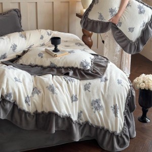 Princess style milk velvet lace pillowcase high-quality 2/2.3m bedsheets winter duvet cover king size bedding set manufacturer