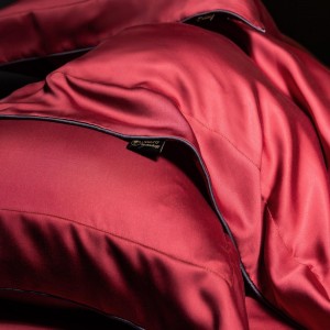 Customized Lyocell Cotton Bedding Set Luxury 4pcs Comforter With Solid Cotton Home Use Red Bed Sheet for Weddings Hotels
