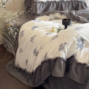 Princess style milk velvet lace pillowcase high-quality 2/2.3m bedsheets winter duvet cover king size bedding set manufacturer