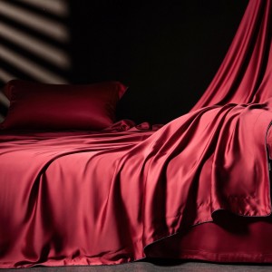 Customized Lyocell Cotton Bedding Set Luxury 4pcs Comforter With Solid Cotton Home Use Red Bed Sheet for Weddings Hotels