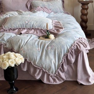 Princess style milk velvet lace pillowcase high-quality 2/2.3m bedsheets winter duvet cover king size bedding set manufacturer