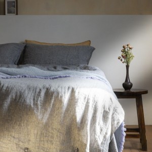 Premium quality solid color home textiles beige linen duvet cover bedding set supplier