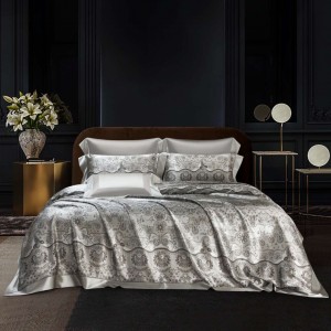 Luxury satin 100% mulberry silk bed linen exquisite king size house printing comforter cover bedroom bedding set wholesaler