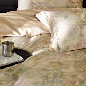 Light luxury pink satin cotton bed linen exquisite king size house printing comforter cover bedroom bedding set wholesaler