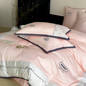 Hot selling sateen cotton 4-pieces textile ODM coverlets embroidery bedsheets pink bed linen bedding set wholesaler