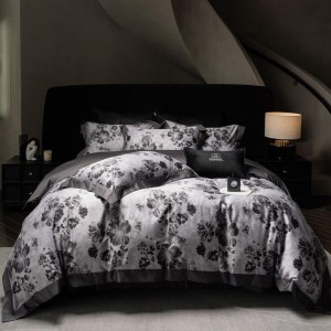 High Quality Red1800TC Digital Printing 100S Yarn Dyed Home Textiles Duvet Cover Bedding Set Wholesaler
