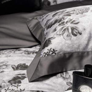 High Quality Red1800TC Digital Printing 100S Yarn Dyed Home Textiles Duvet Cover Bedding Set Wholesaler