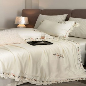 Silk And Lyocell Floral Embroidery Lace Edge Summer Quilt Soft Bed Sheets White 4PCS Bedding Set