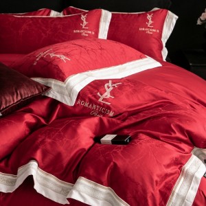 Premium cotton home textile queen size comforter red duvet cover warm embroidery bed linen bedding set manufacture