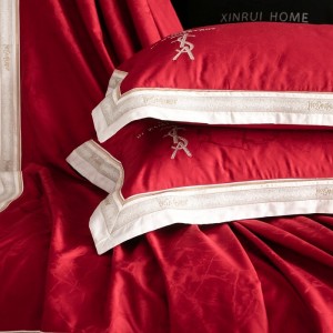 Premium cotton home textile queen size comforter red duvet cover warm embroidery bed linen bedding set manufacture