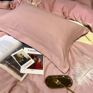 100% 300TC Cotton Home Textile Embroidery Quilt Cover Pink Bedding Set