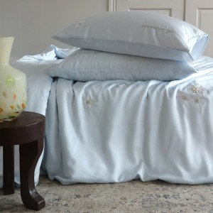High-quality blue lyocell cotton quilt cover blue bedsheets embroidry bed sheet king size bedding set wholesaler