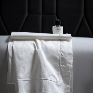 Simple style jacquard home textile cotton bed linen white duvet quilt comforter cover bedding set wholesaler