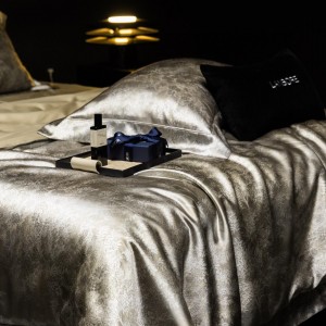 Wholesale high-end pillowcases gold jacquard comforter set soft bed linen fitted sheets 2m/2.2m silk model bedding set for adults