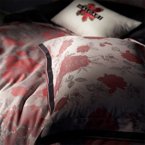 Hot selling red jacquard bed linen 1.8m coverlets cotton pillow shams fluffy duvet cover queen size bedding set supplier