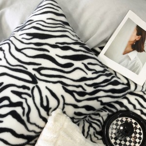 Modern style printing home textile velvet bed linen black duvet quilt comforter cover bedding set wholesaler