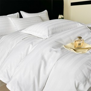 Exquisite and elegant hotel linen, four-piece set with striped hem
