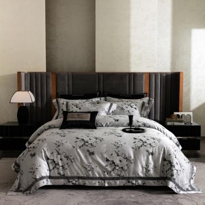 High-precision yarn-dyed jacquard four-piece set