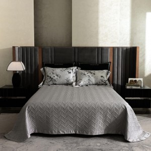 High-precision yarn-dyed jacquard four-piece set