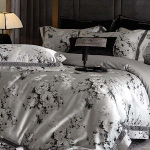 High-precision yarn-dyed jacquard four-piece set