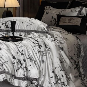 High-precision yarn-dyed jacquard four-piece set