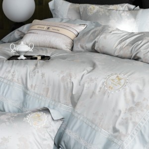 Exquisite and elegant high-precision yarn-dyed jacquard four-piece set
