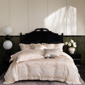 Exquisite and elegant high-precision yarn-dyed jacquard four-piece set