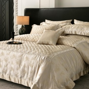 Yarn-dyed jacquard quilted embroidered water-soluble lace four-piece set