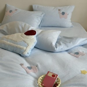 230g High-Weight Milk Velvet Four-Piece Embroidered Towel Set