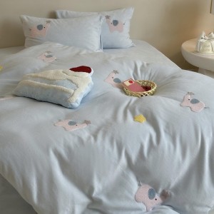 230g High-Weight Milk Velvet Four-Piece Embroidered Towel Set